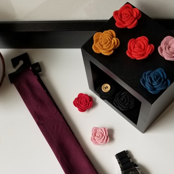 Floral Lapel Pin - Picture 4 of 5